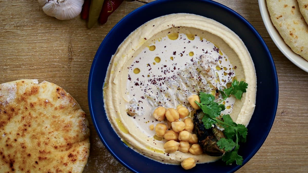 Za'atar, Hummus, Labneh: The Olive Oil Logic Behind the Levantine Table