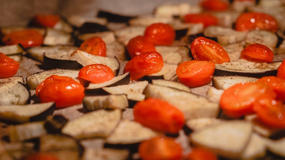 Roasting Vegetables in Olive Oil: Oil Quantity and Temperature by Vegetable Type